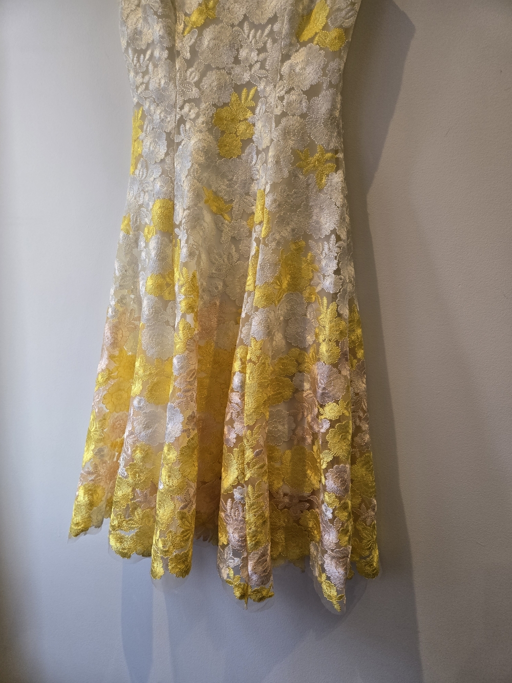 Dress the Population White and Yellow Floral Lace V-Neck Fit & Flare Midi Dress - Picture 2 of 12